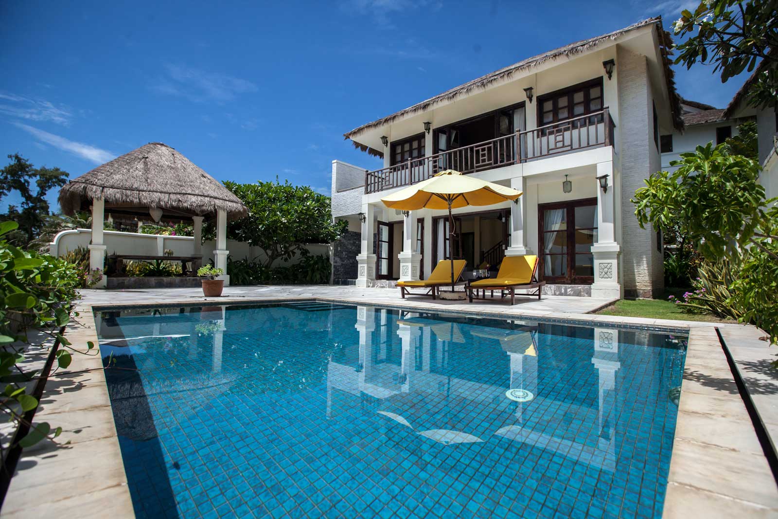 /files/images/AllezbooBeachResort%26Spa/beach-front-private-villa-8.jpg