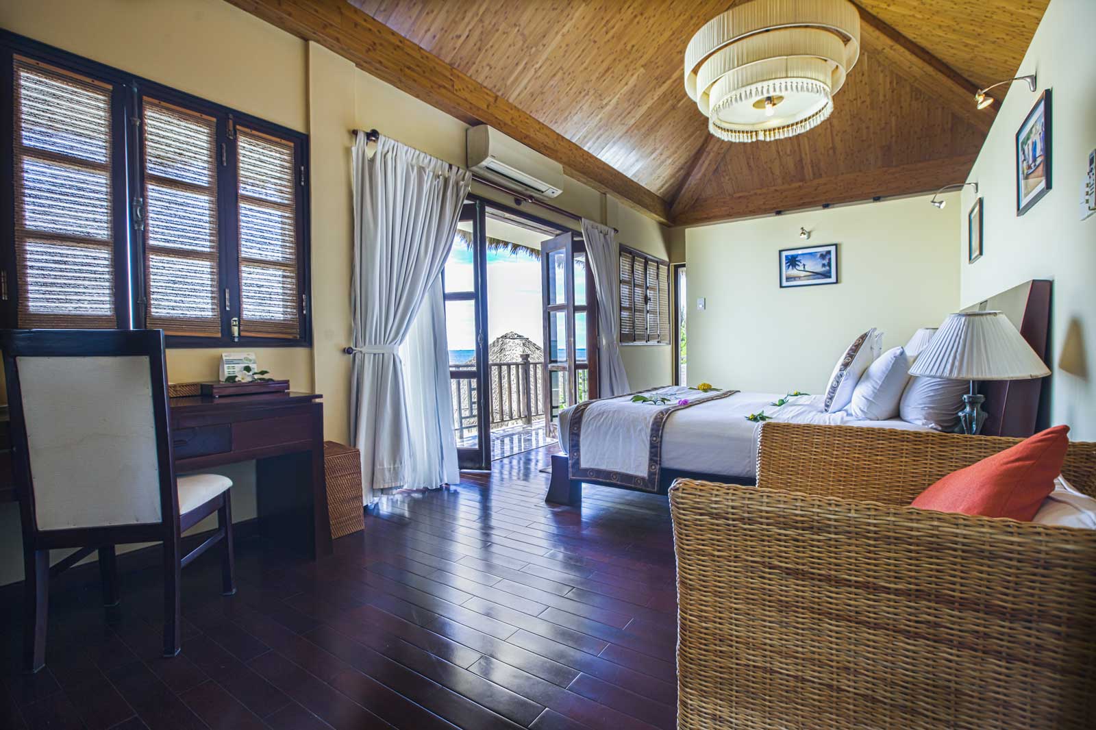 /files/images/AllezbooBeachResort%26Spa/beach-front-private-villa.jpg