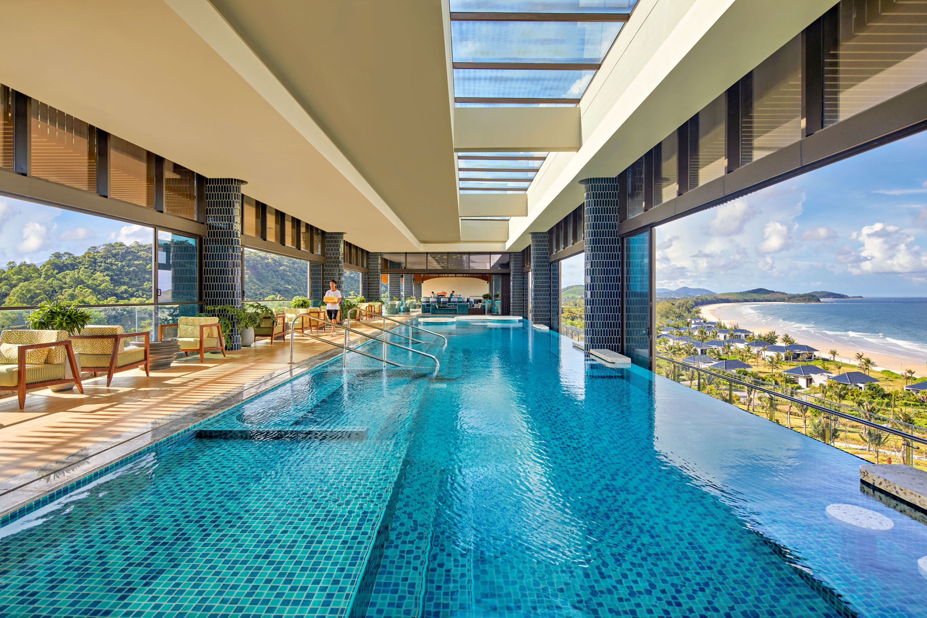 Bể bơi 4 mùa ở Angsana Quan Lạn