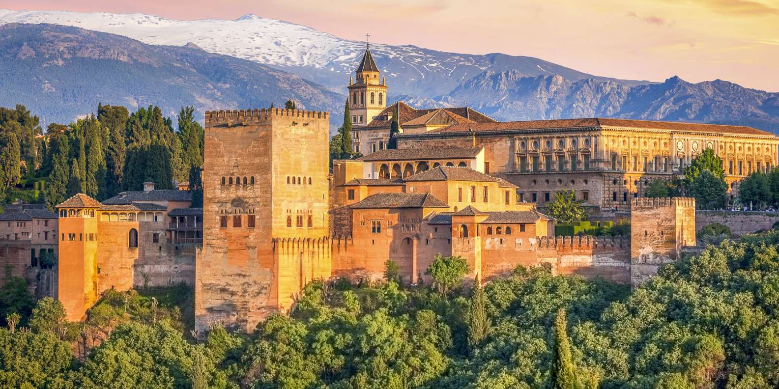 Alhambra - Top địa điểm du lịch Tây Ban Nha đẹp