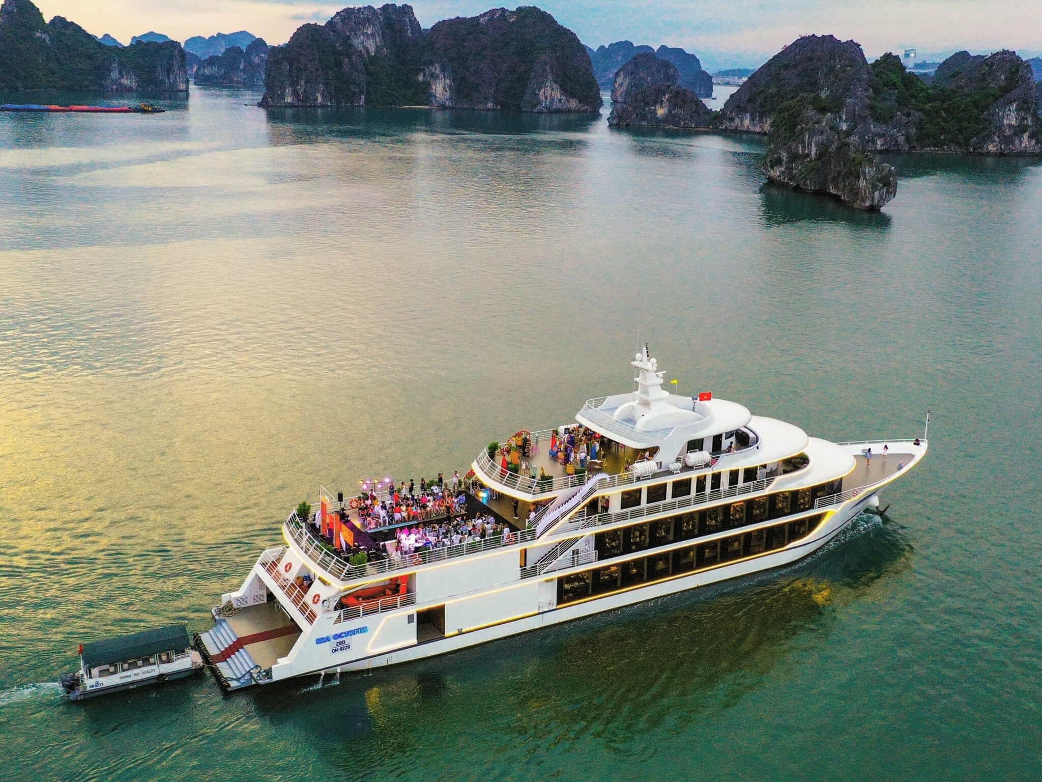 Du thuyền Hạ Long 1 ngày Sea Octopus Cruise