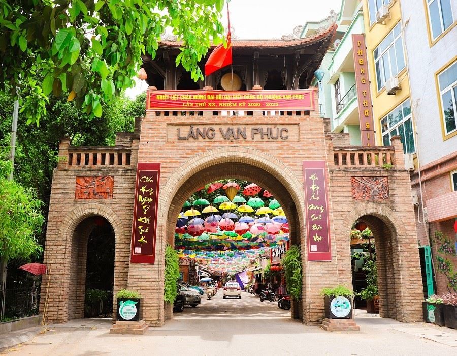 Làng lụa truyền thống Vạn Phúc 01
