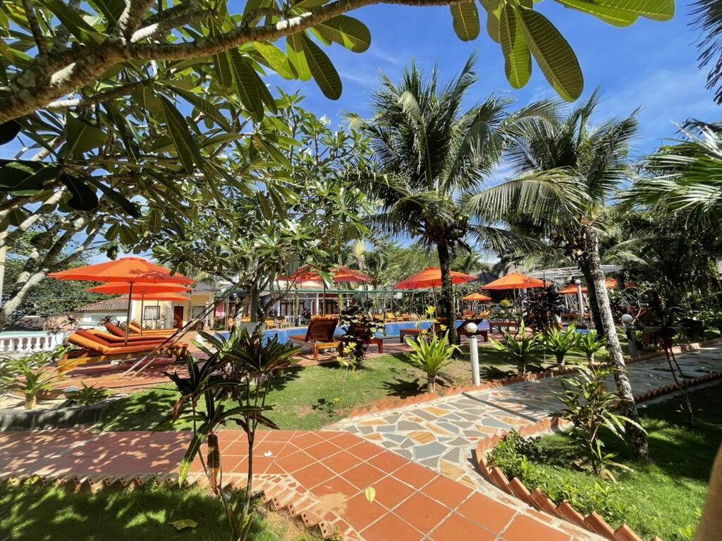 khuôn viên Orange Resort Phú Quốc