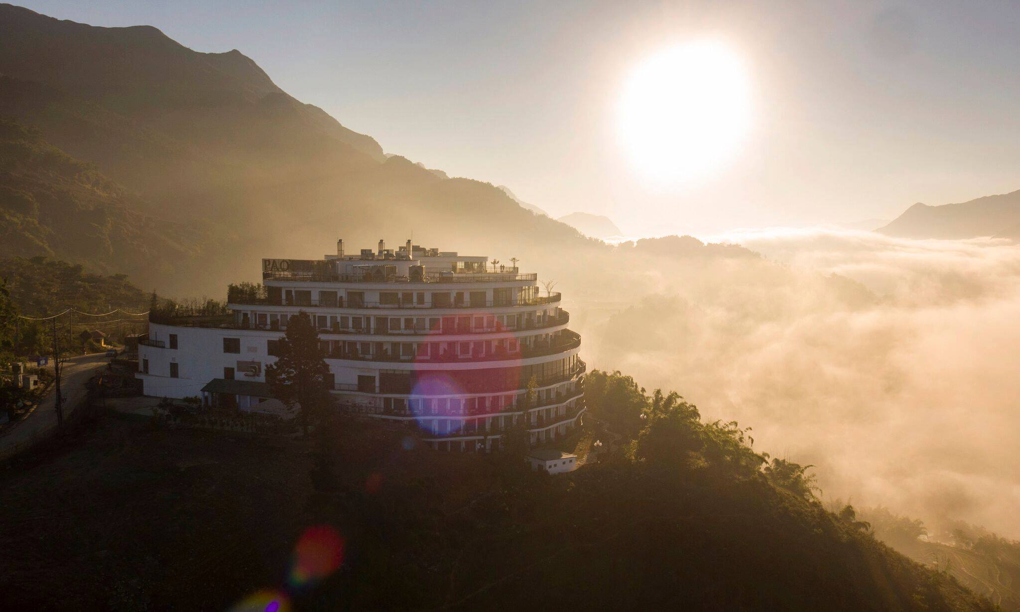 Khách sạn Sapa thu hút du khách nhờ view núi đẹp