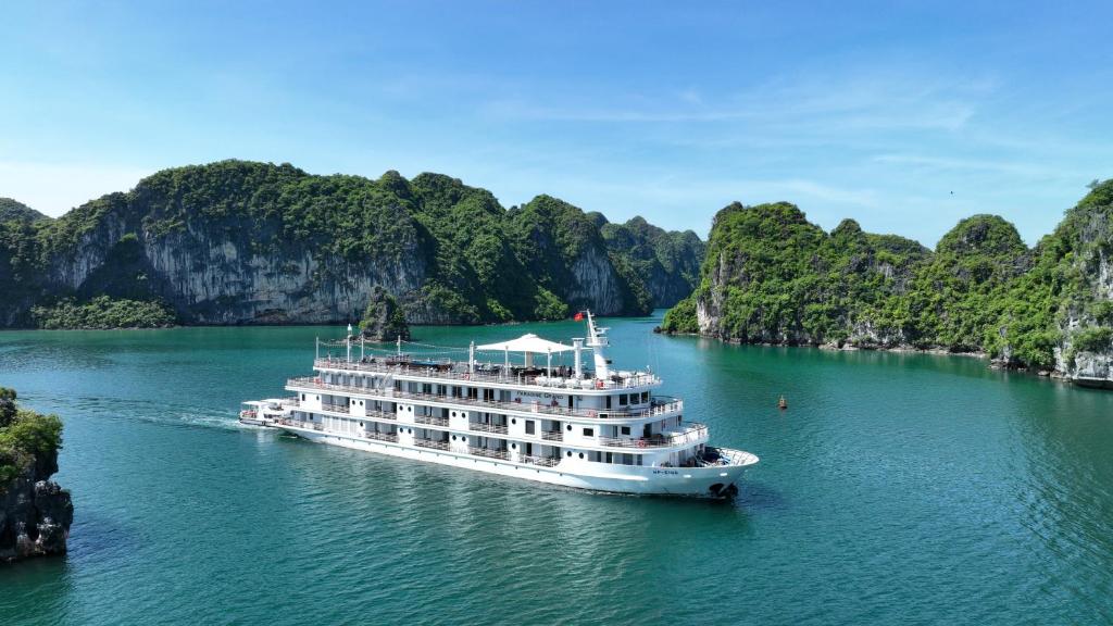 Paradise Grand Cruise