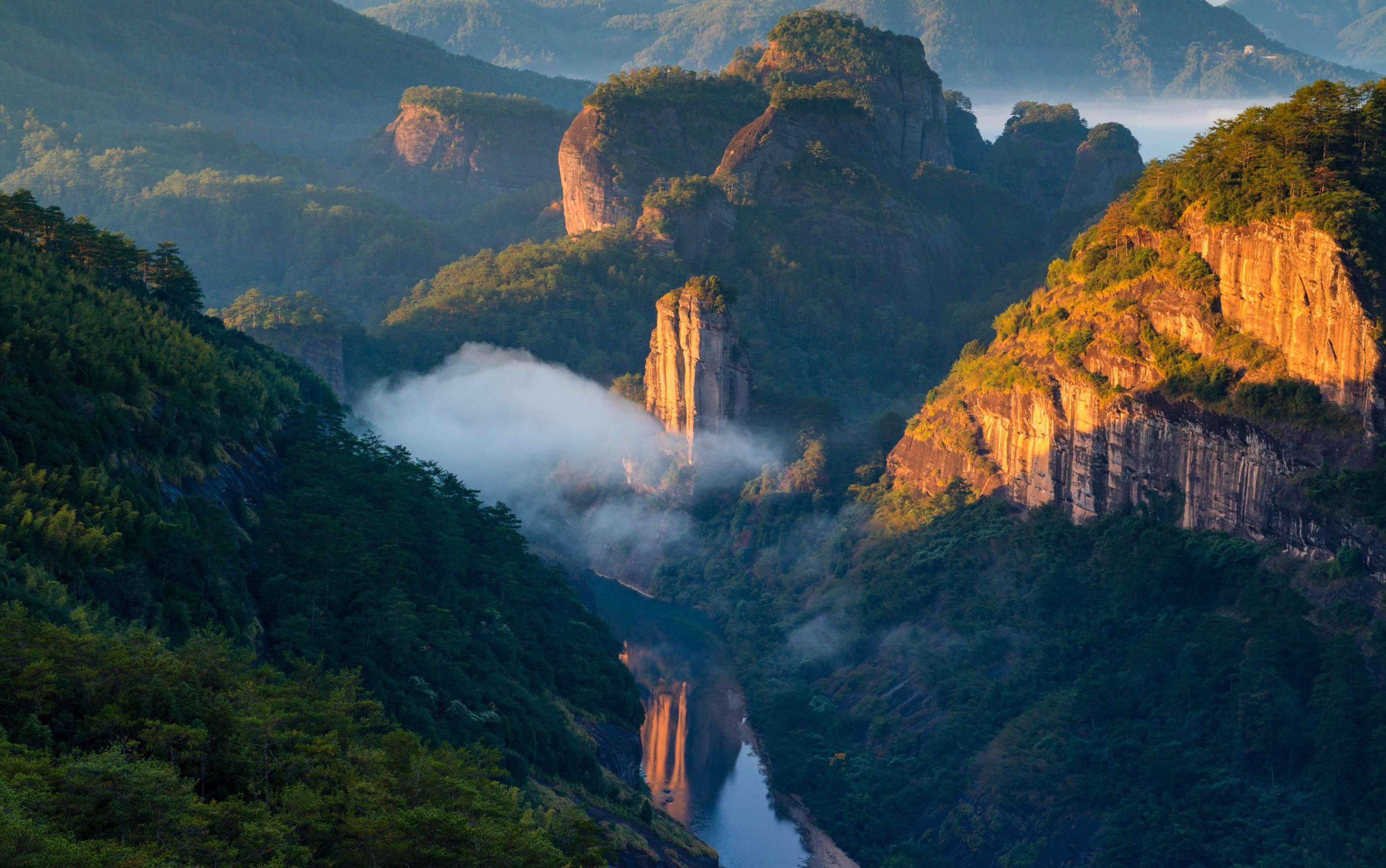 vu-di-son-–-buc-tranh-dep-ve-chon-than-tien-noi-ha-gioi