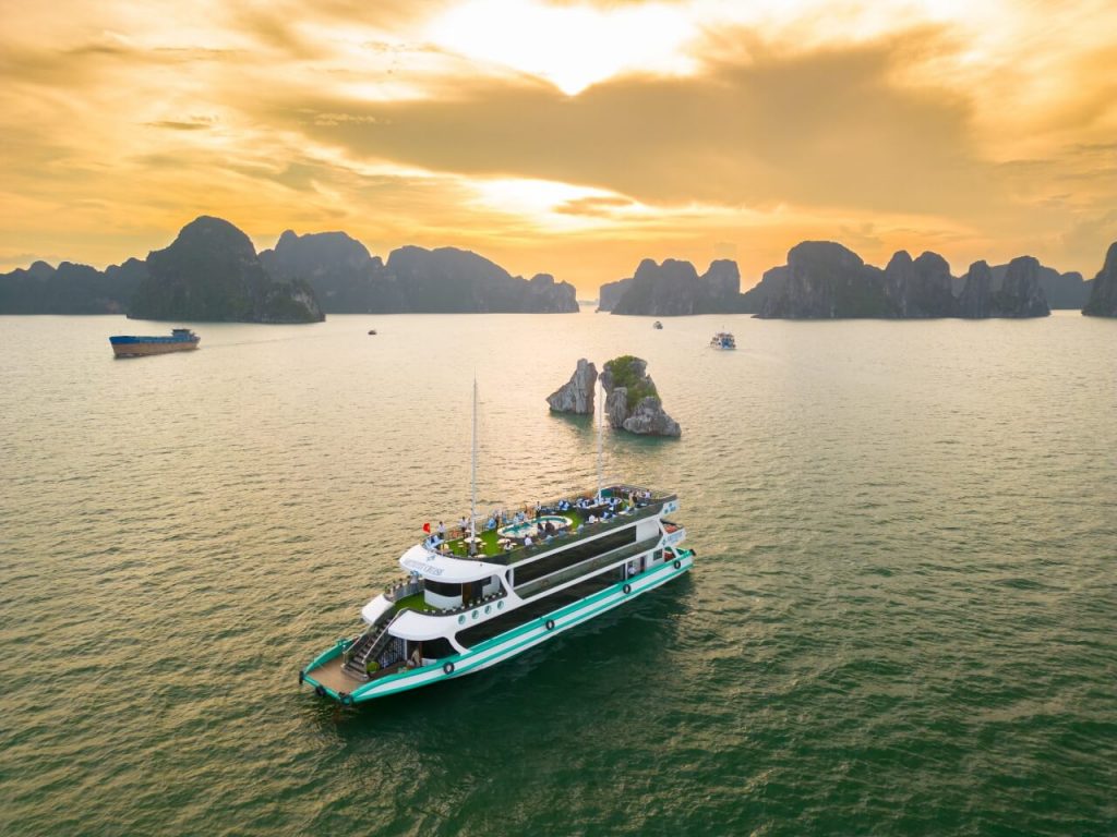 Du thuyền Hạ Long 1 ngày Amethyst Day Cruise