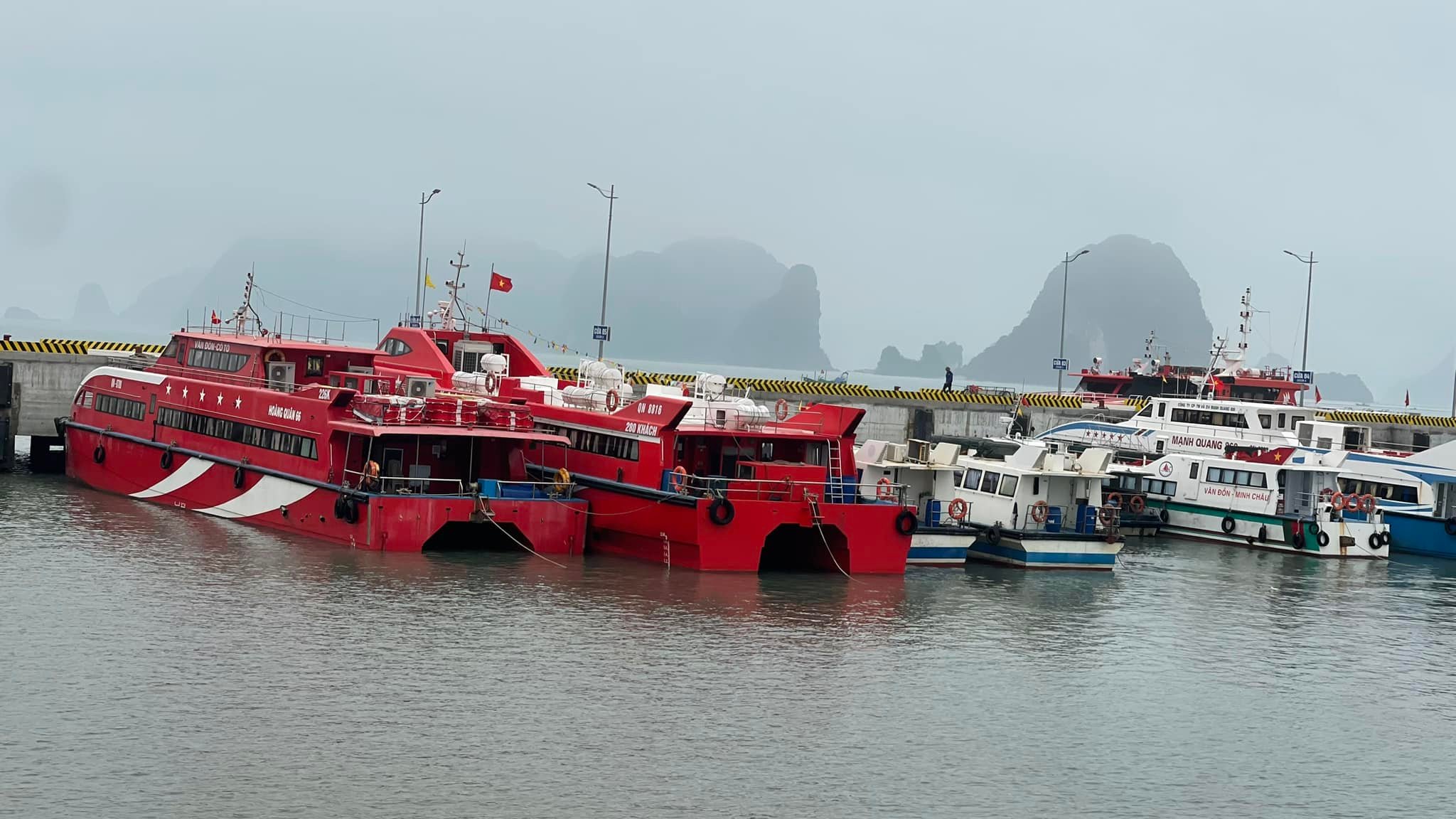 Tàu đi Quan Lạn