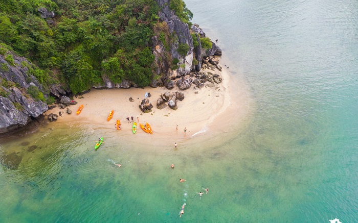 Đảo Ba Trái Đào Cát Bà