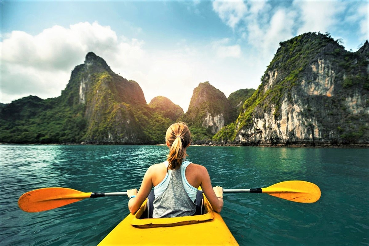 nhung-trai-nghiem-du-lich-thu-vi-nhat-dinh-phai-thu-tren-vinh-ha-long