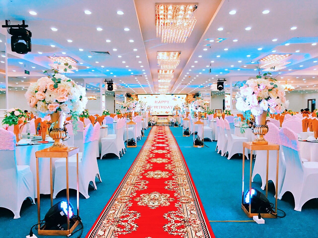 Trung tâm tổ chức tiệc cuối năm ở Hà Nội