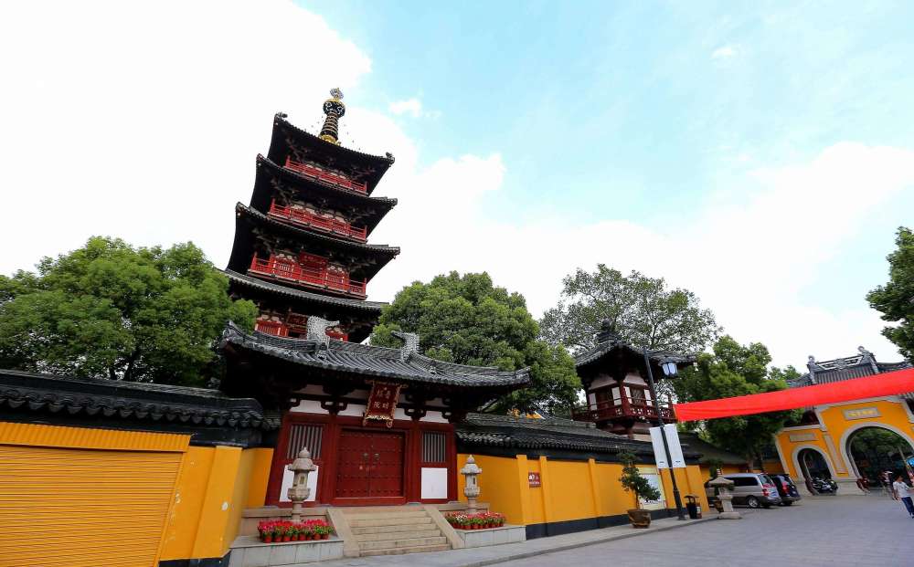 han-son-tu-ngoi-chua-nghin-nam-tuoi-noi-tieng-to-chau