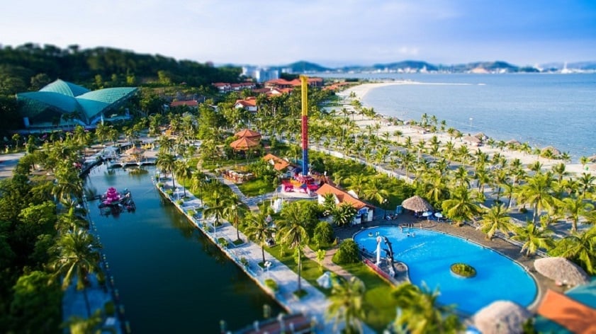 top-15-khach-san-ha-long-gan-bai-tam-nhat