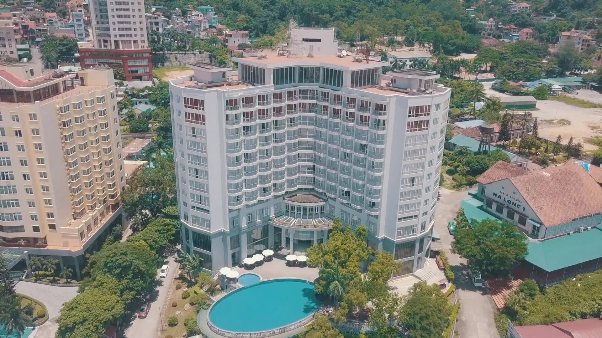 khách sạn hạ long gần biển 01
