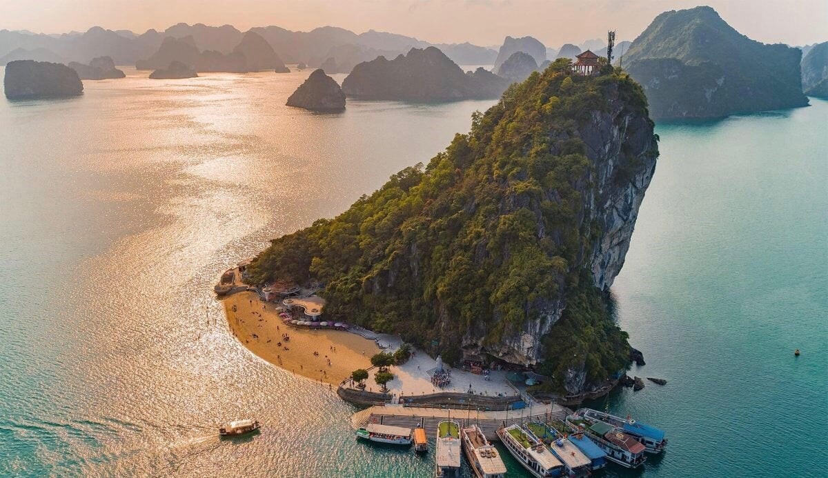 Du lịch vịnh Hạ Long 02
