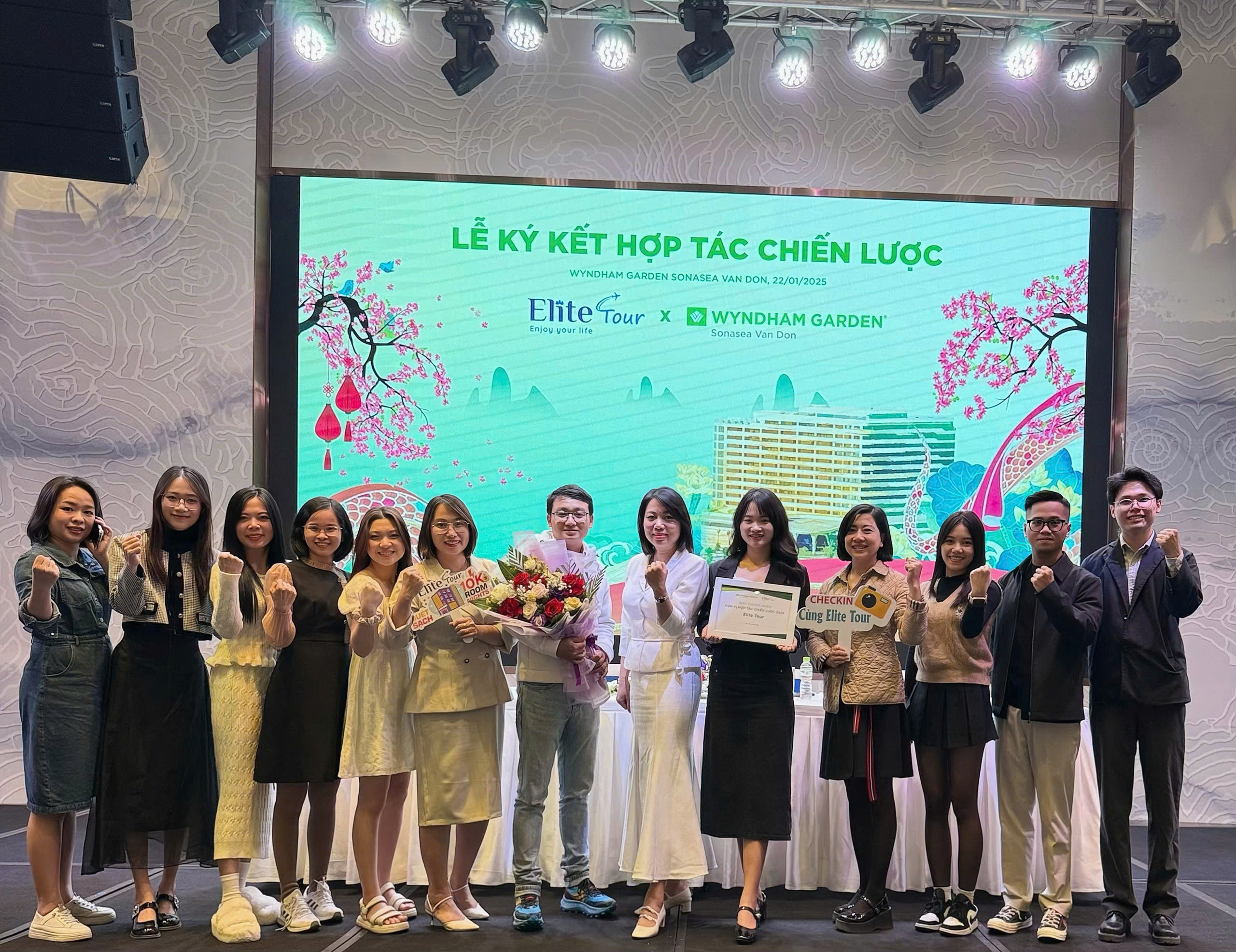 Ký kết hợp tác Elite Tour và Wyndham Garden Sonasea Vân Đồn