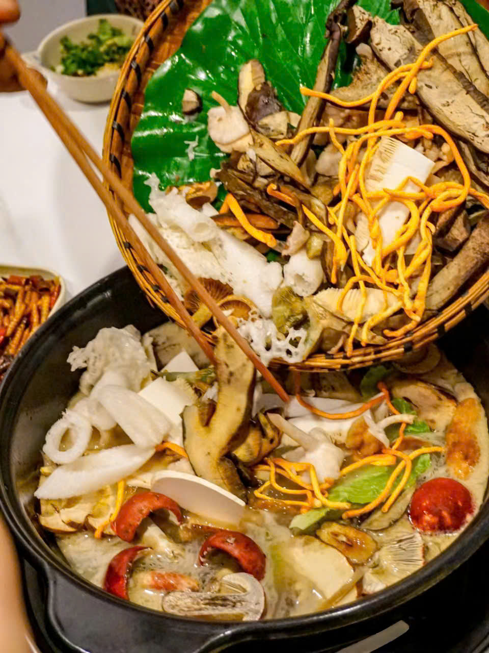 Lẩu nấm Vân Nam có ngon không?
