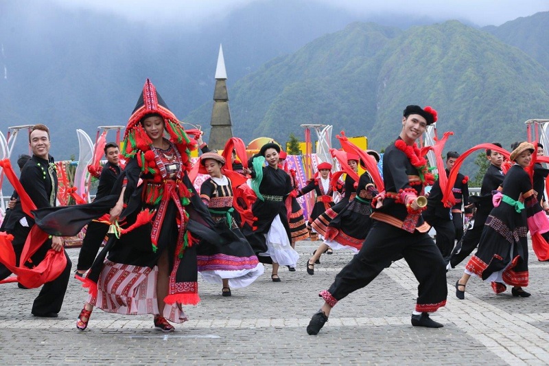 lễ hội Gầu Tào