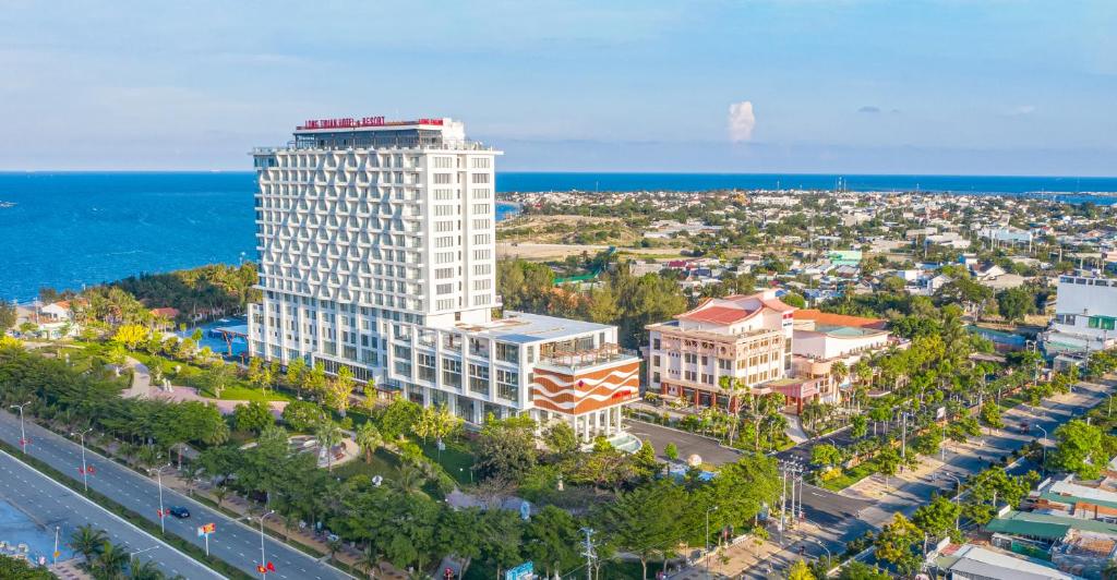 Long Thuận Resort Ninh Thuận gần biển