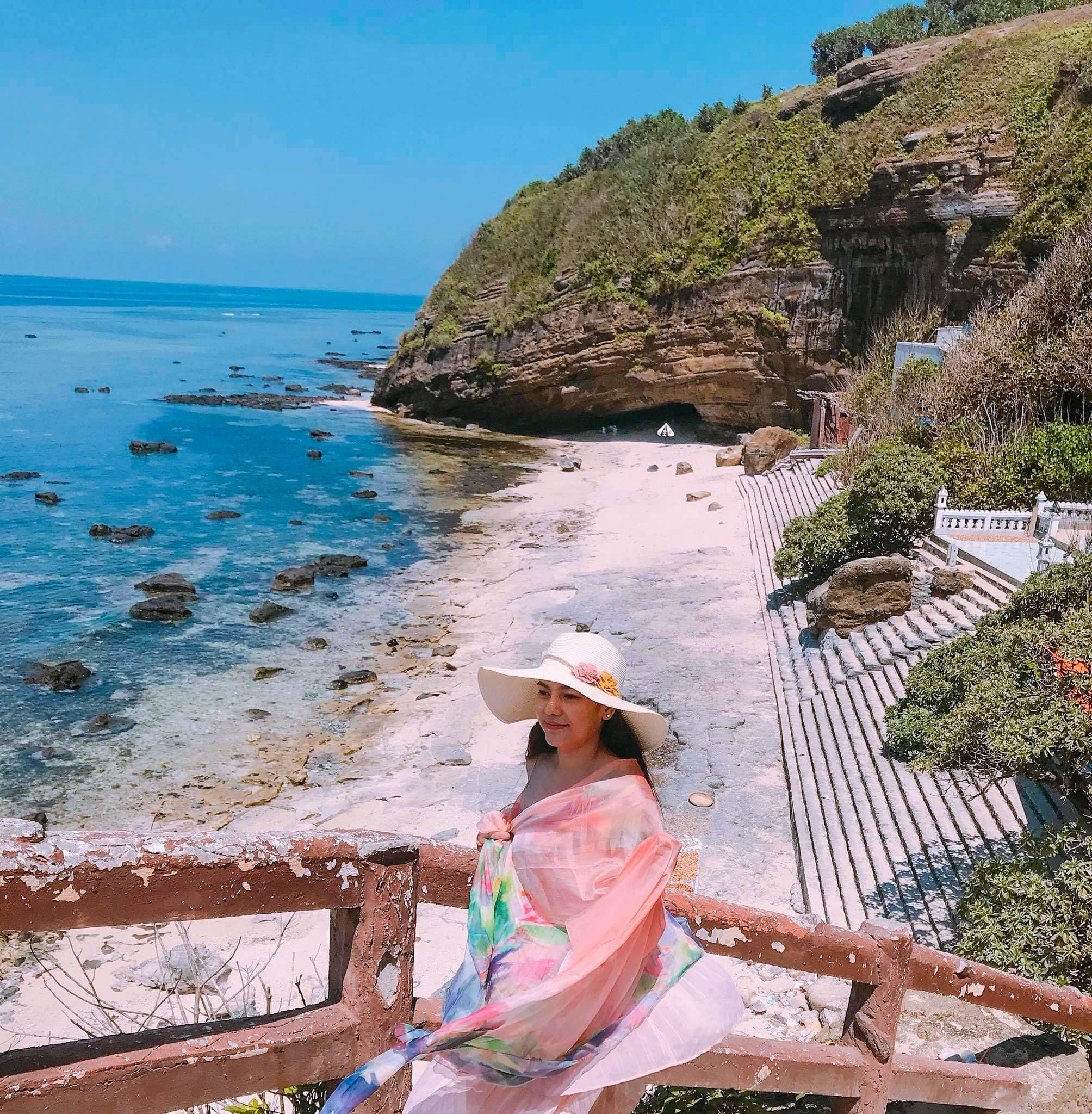 chùa hang Lý Sơn