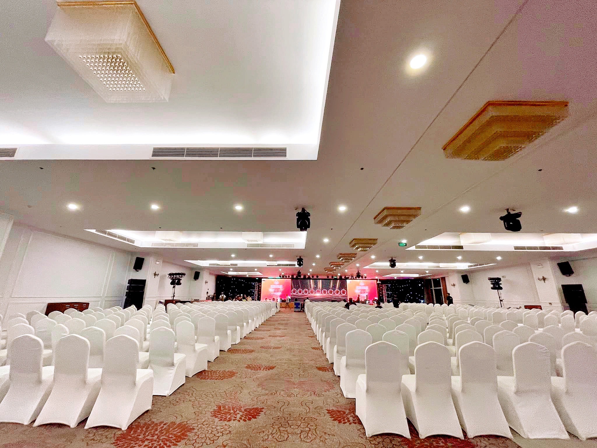 Trung tâm Tiệc cưới & Hội Nghị chuyên nghiệp ở Hà Nội 01