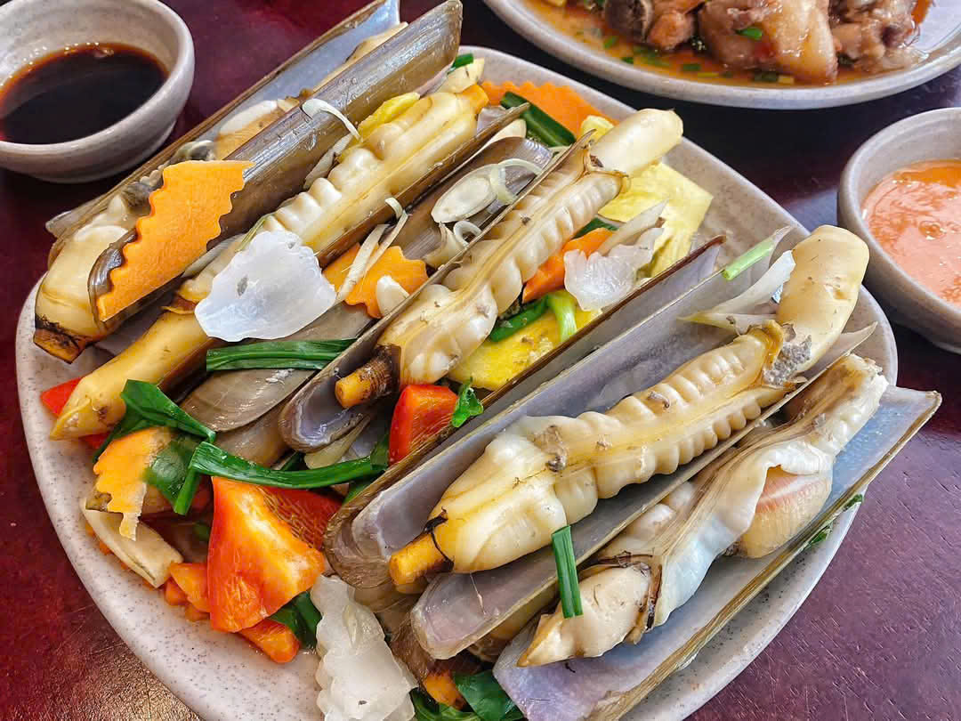 Du lịch Quan Lạn ăn gì?