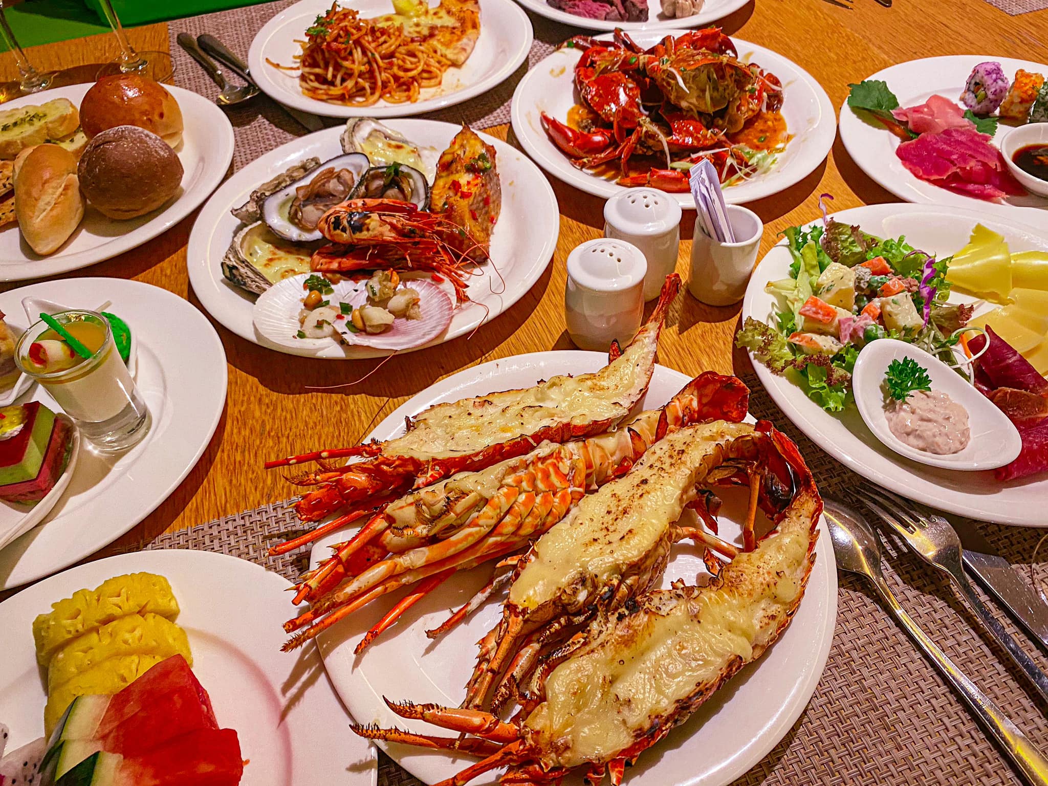 Nhà hàng ngon ở Nha Trang dành cho đoàn công ty – Nhà hàng Feast 01