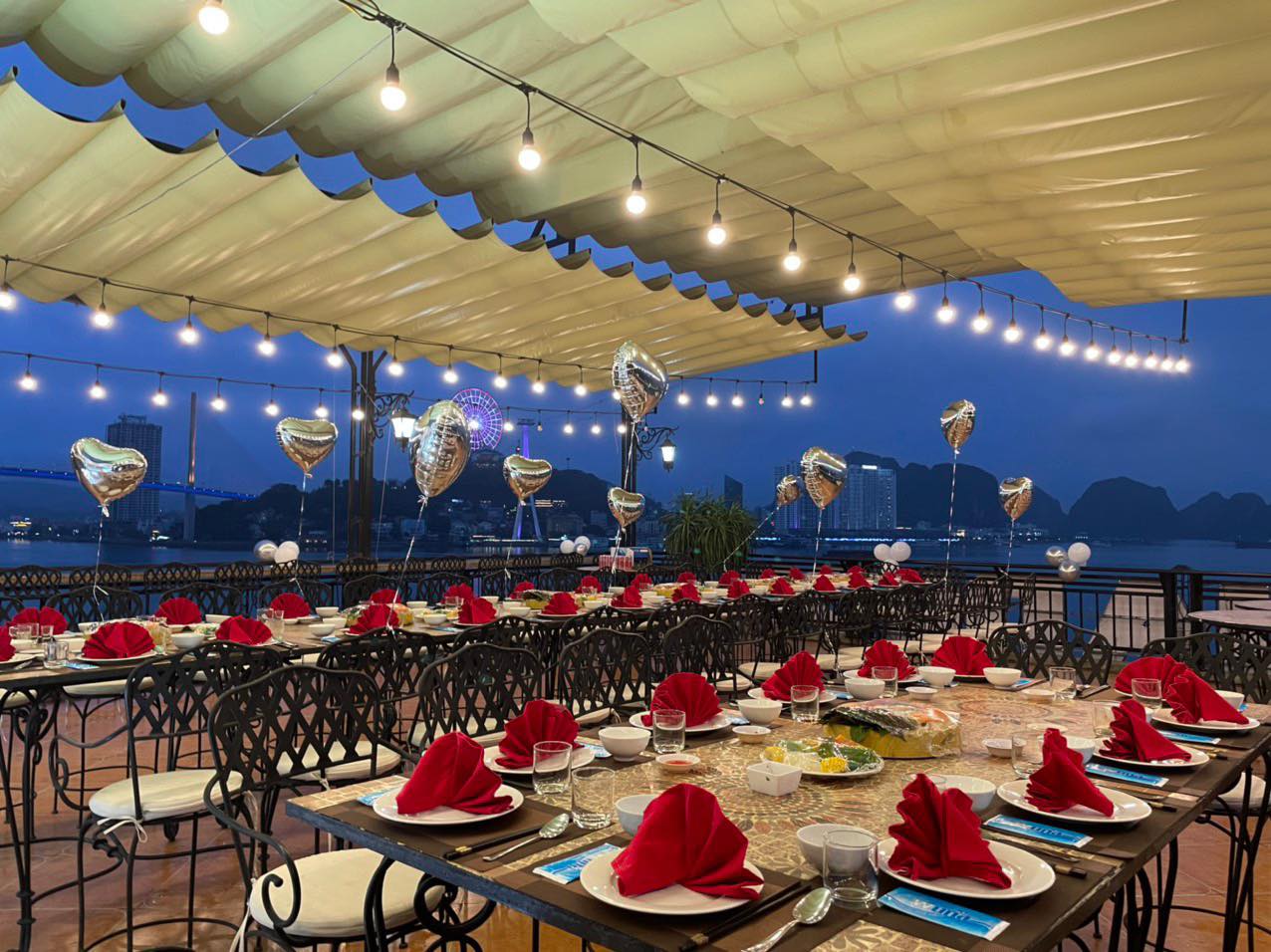 Nhà hàng view đẹp tại Hạ Long
