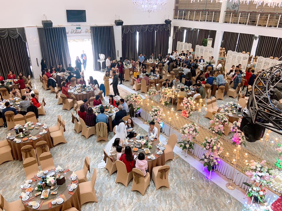 Nhà hàng tổ chức tiệc lớn tại Hạ Long