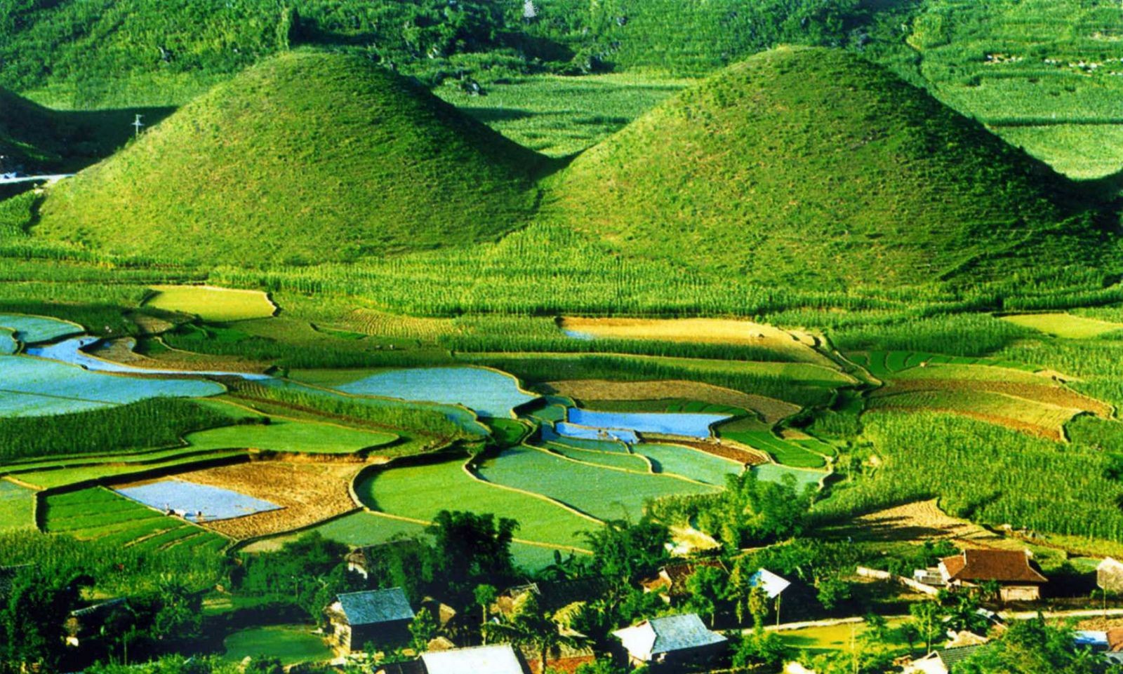núi đôi Quản Bạ