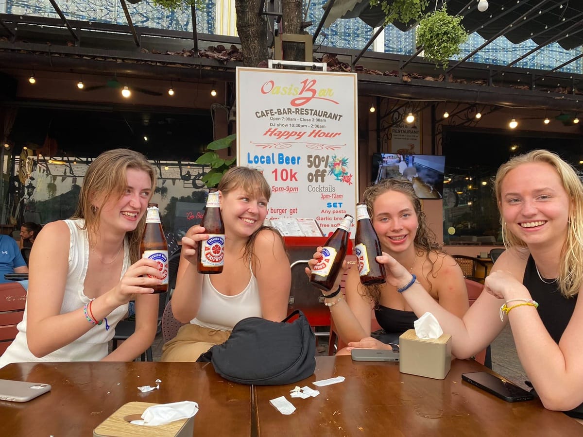 Oasis Bar Cát Bà