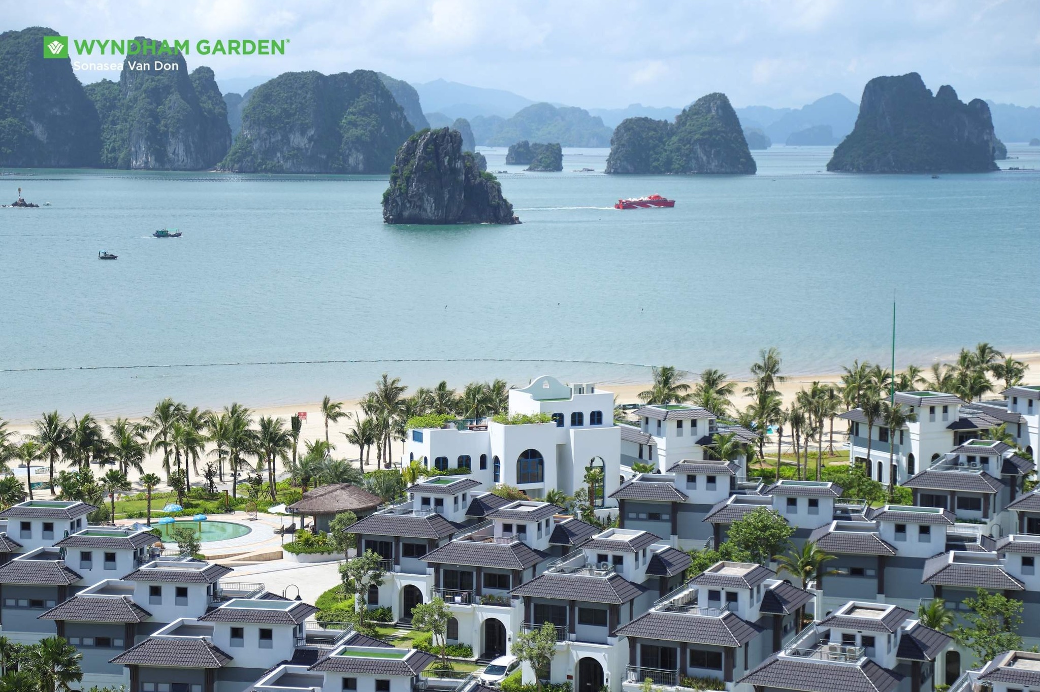top-5-khach-san-tot-nhat-gan-cang-ao-tien-–-lua-chon-luu-tru-ly-tuong-tai-van-don