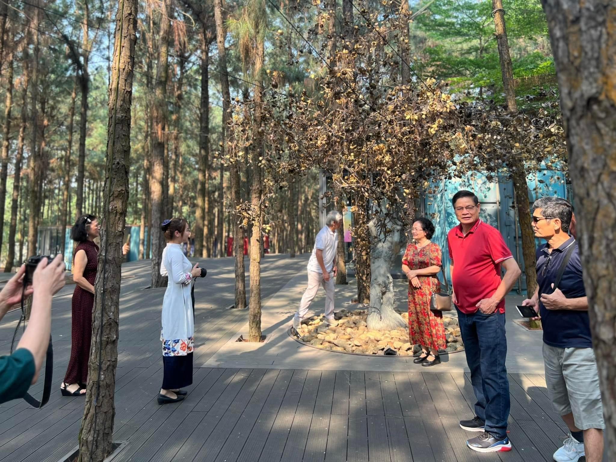 Tour nghệ thuật Art In The Forest Flamingo Đại Lải