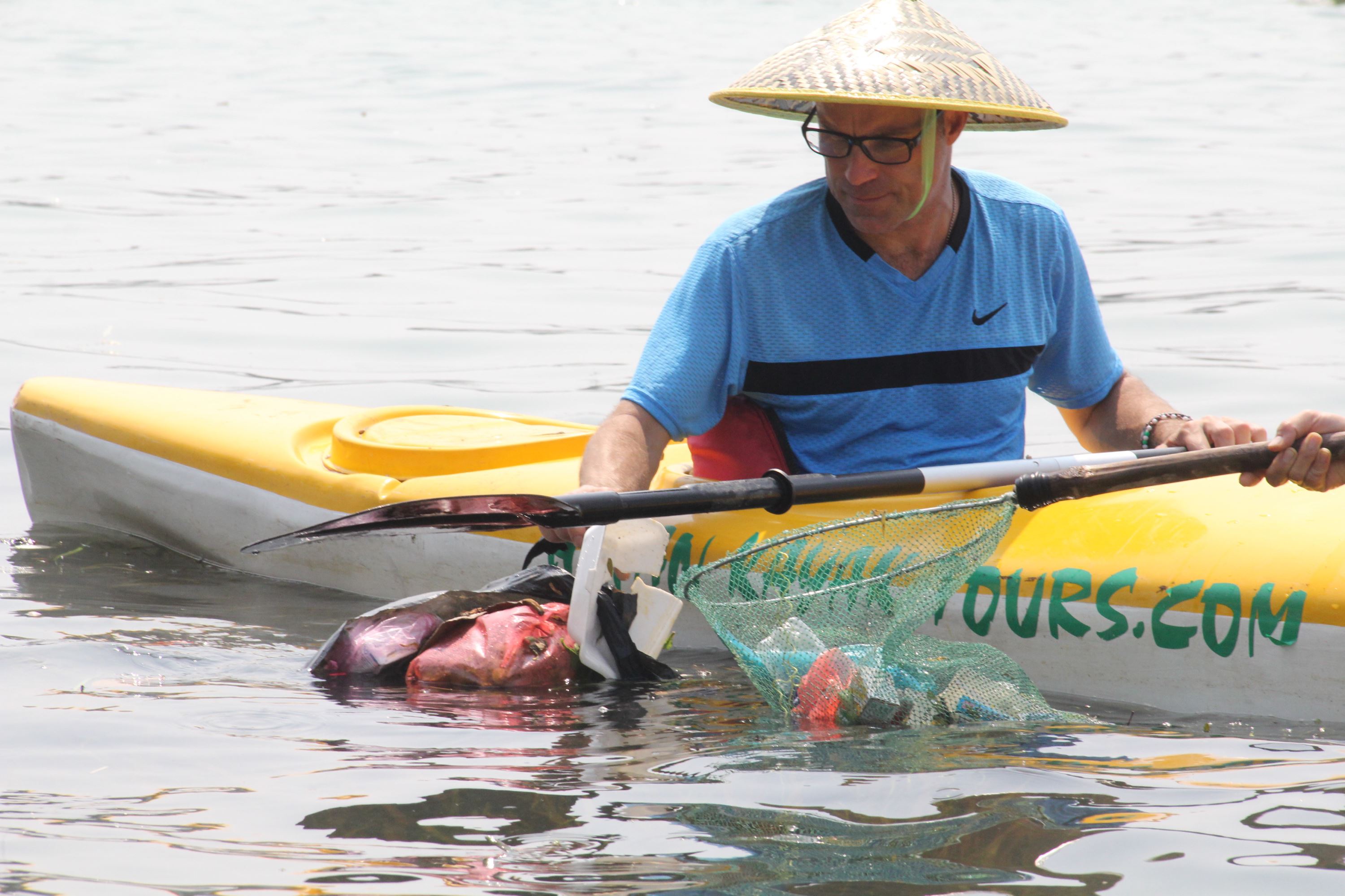 Tour du lịch vớt rác ở Hội An, Vịnh Hạ Long, Lý Sơn, Kênh Nhiêu Lộc