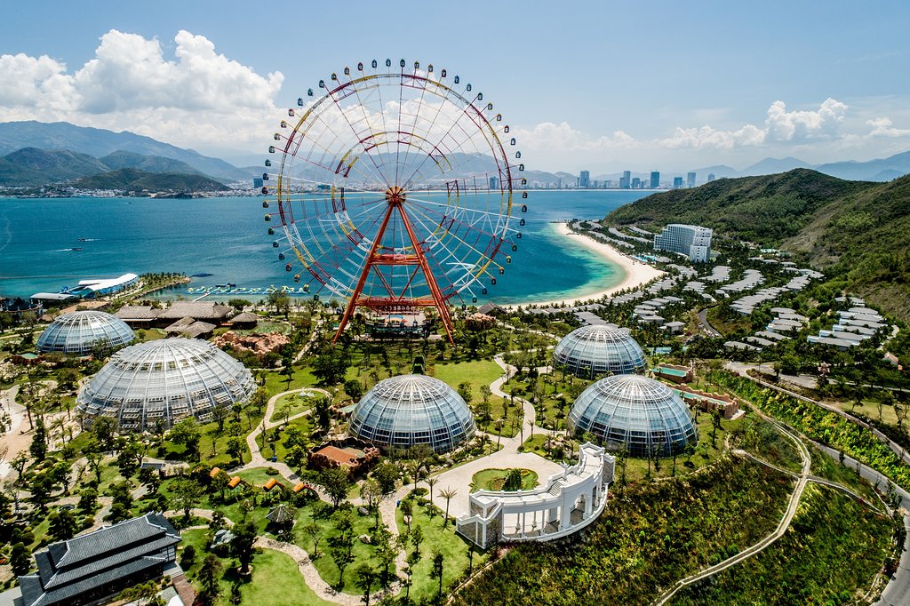 sky wheel tại Vinwonders Nha Trang