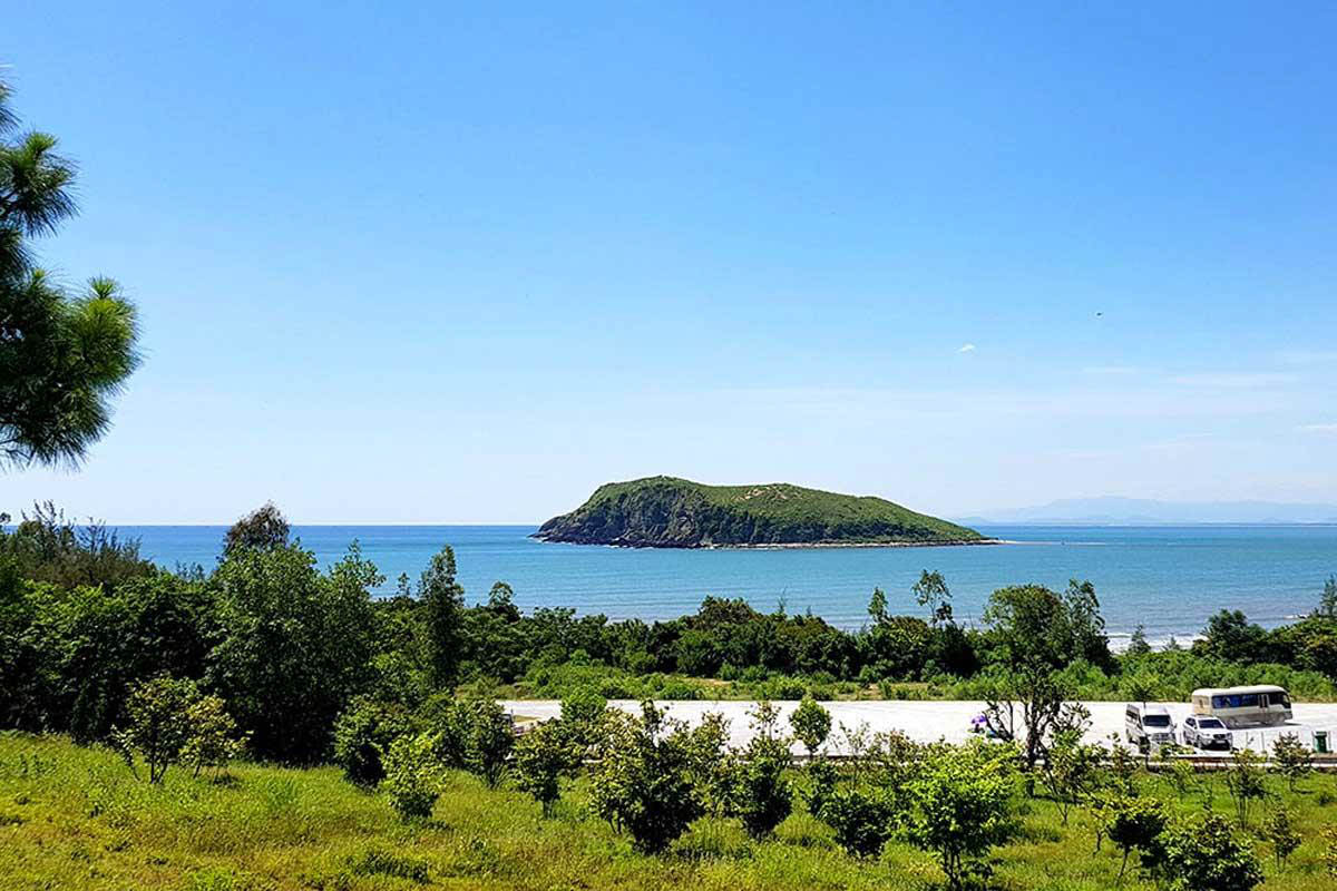 Vũng chùa, Đảo Yến