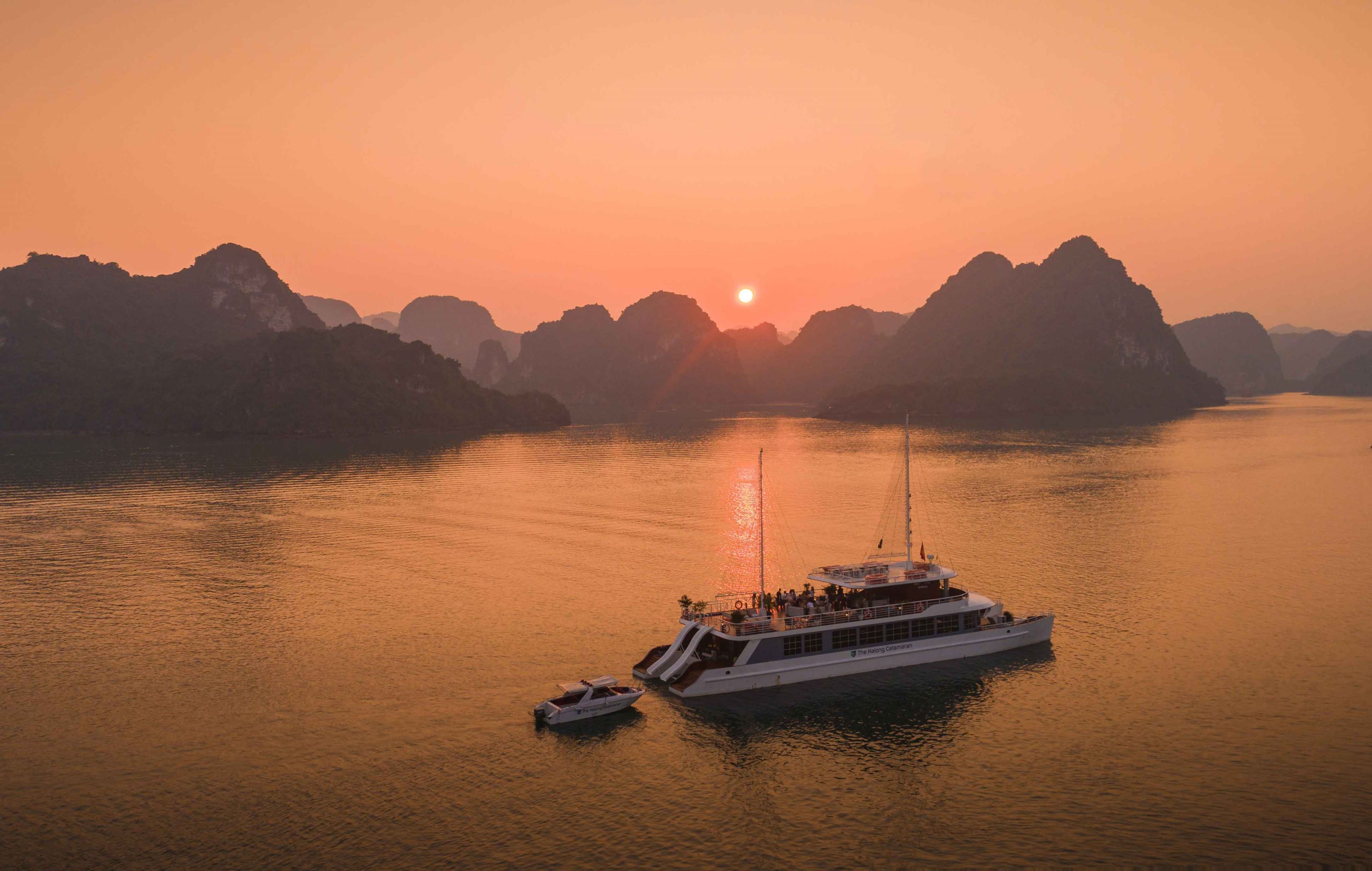 du-thuyen/du-thuyen-ngay-catamaran-lan-ha-5-sao