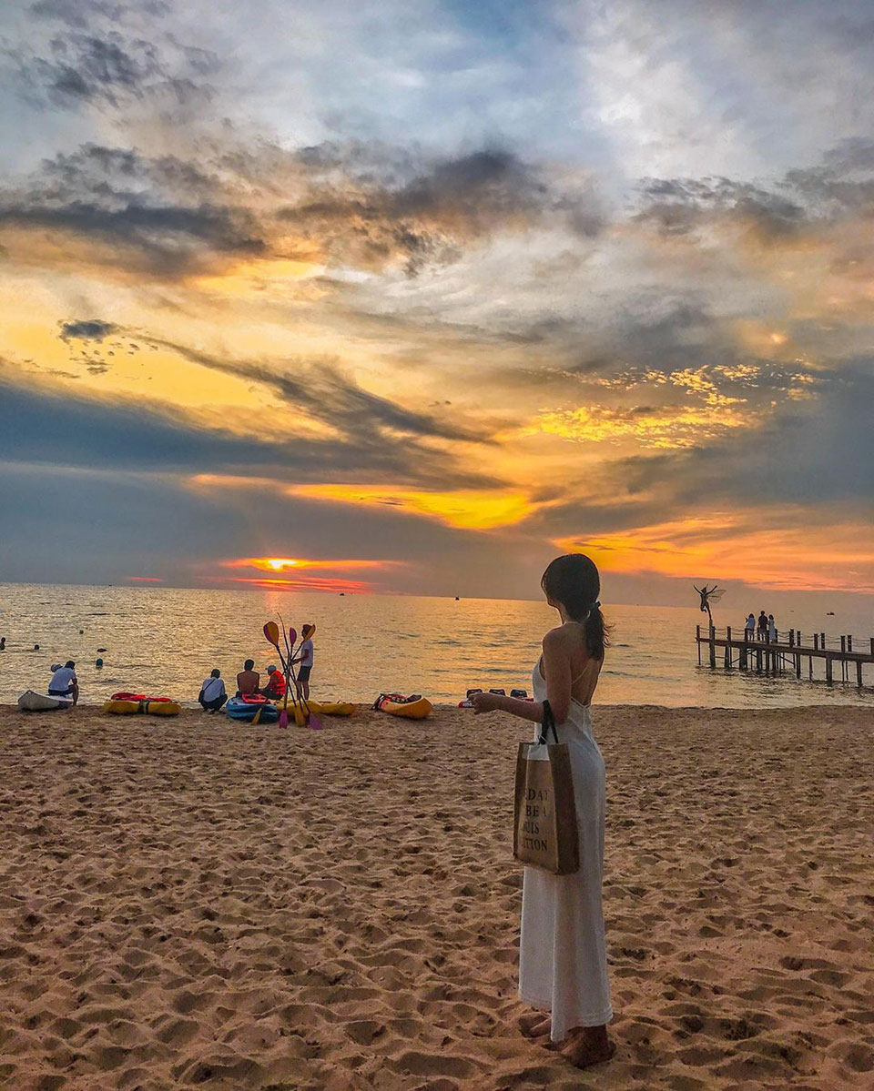 Sunset Sanato Beach Club - Bãi Trường Phú Quốc 