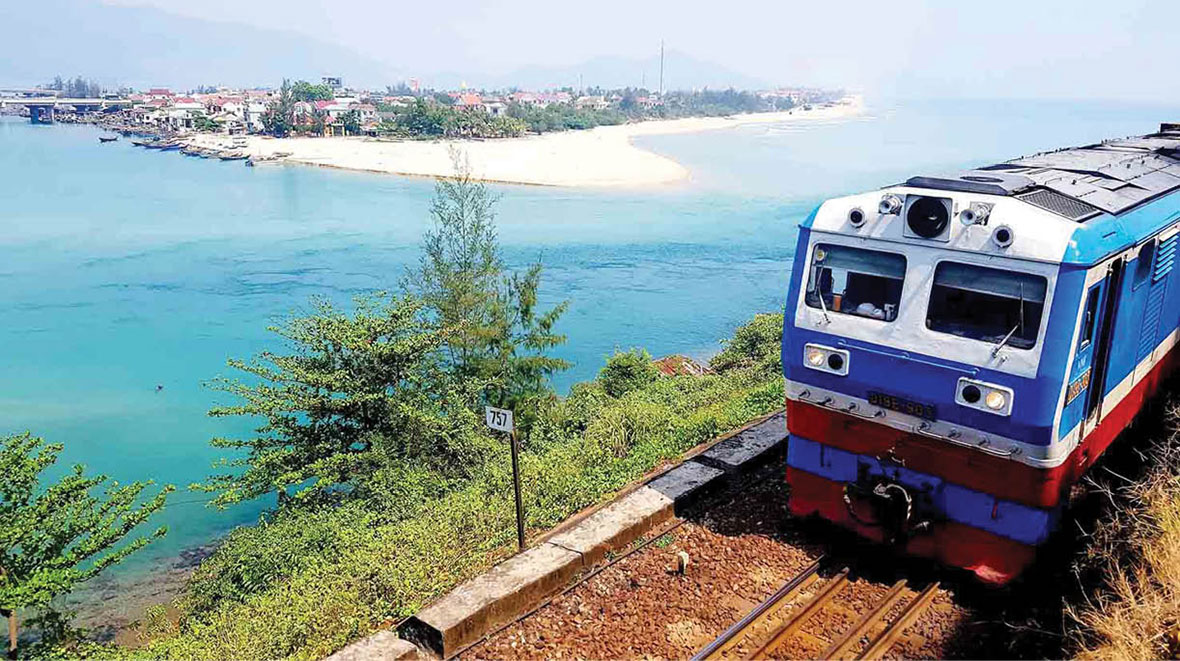 Tàu đèo Hải Vân