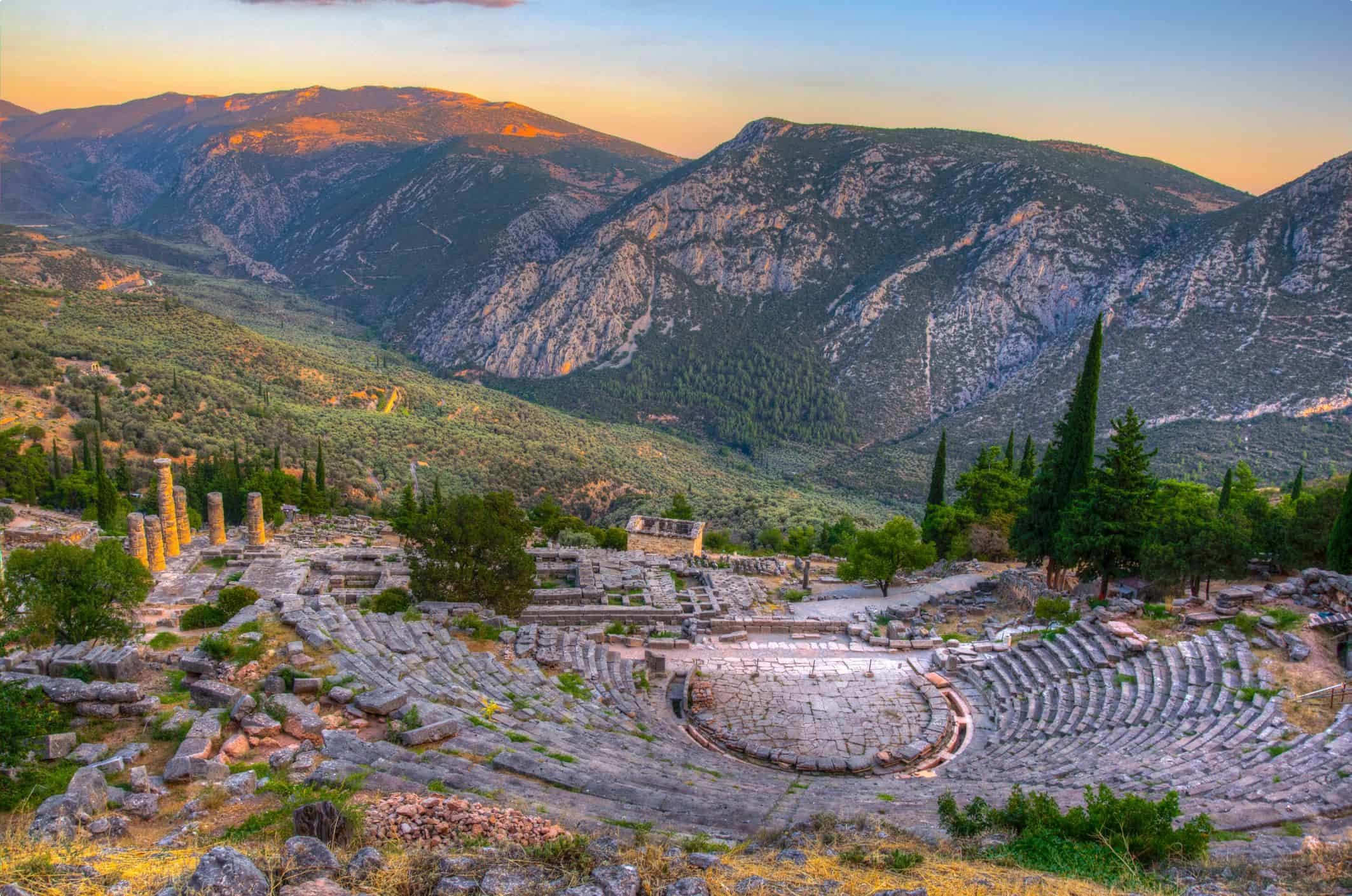 Delphi - Top 10 điểm du lịch Hy Lạp đẹp nhất 01