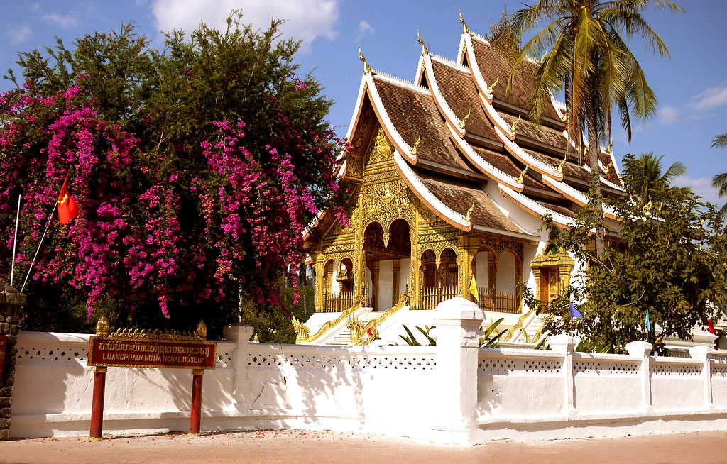 kinh-nghiem-du-lich-luang-prabang-–-co-do-di-san-voi-thi-tran-dep-nhat-the-gioi