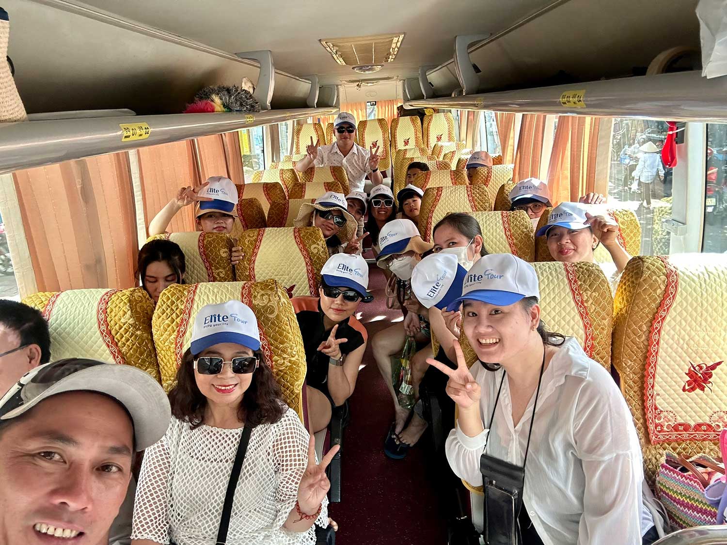 Khách tour đoàn Nha Trang