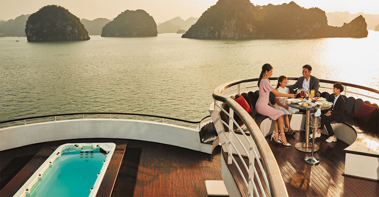 Du thuyền vịnh Hạ Long Ambassador Cruise