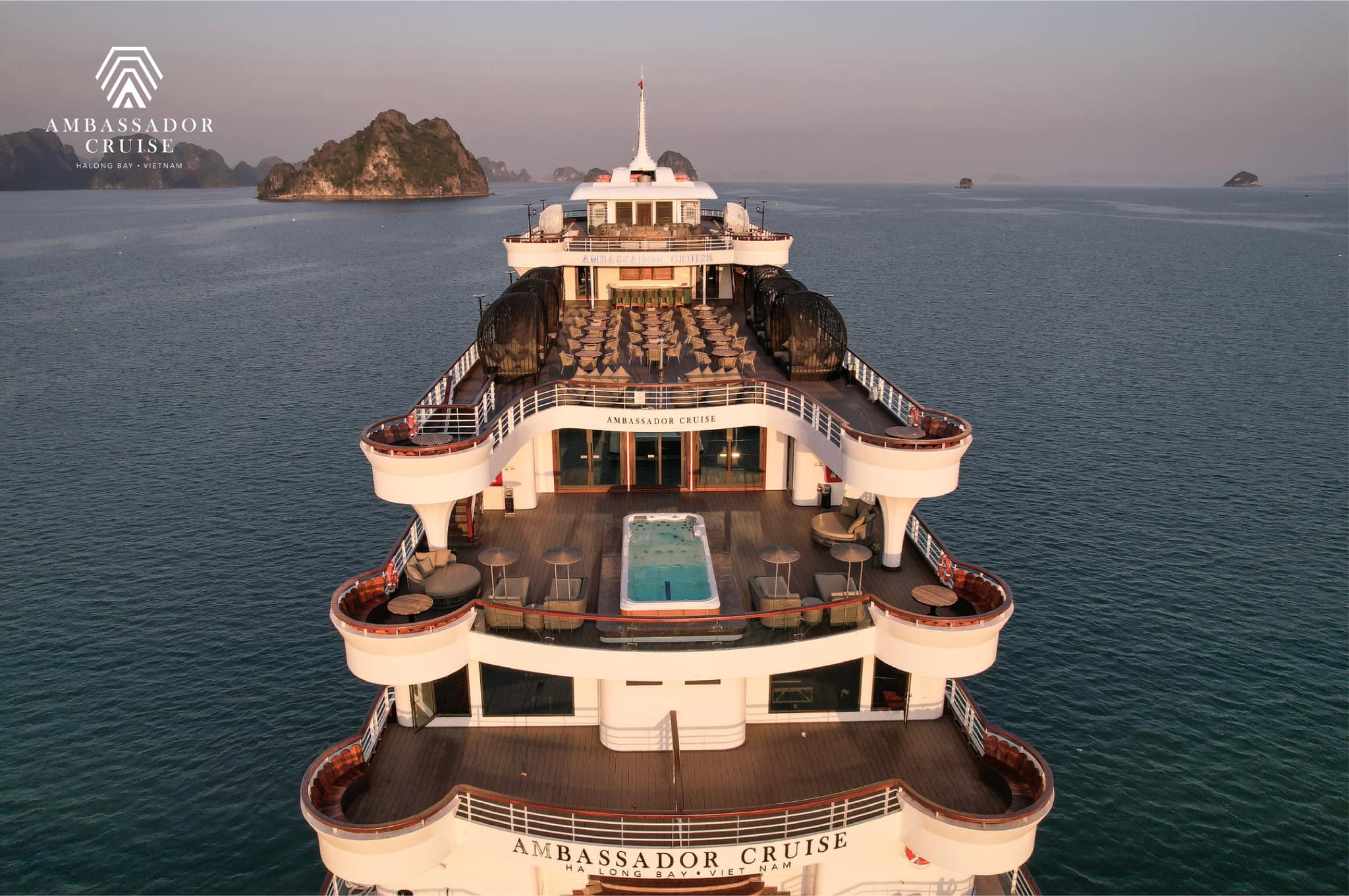 /files/images/DuthuyenAmbassadorDayCruise/Ambassador%20Cruise%20ii%20-%20Over%20view4.jpg