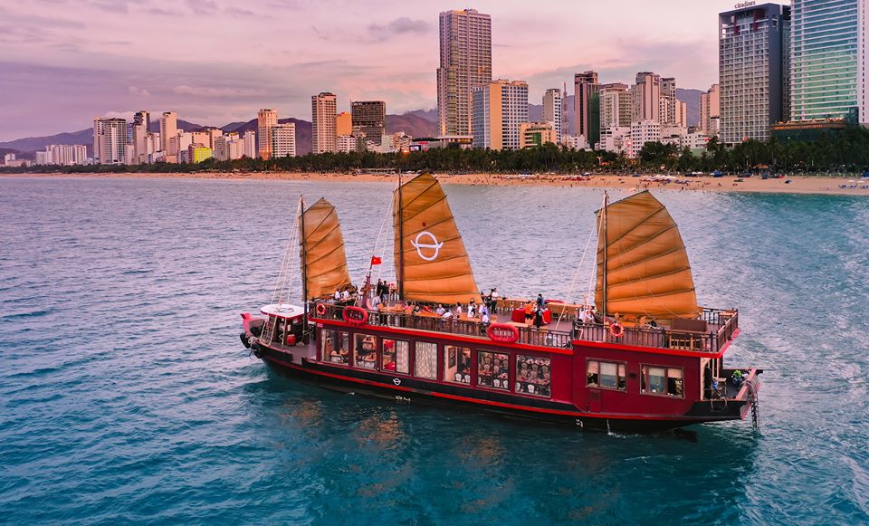 du-thuyen/du-thuyen-trong-ngay-emperor-cruises-nha-trang