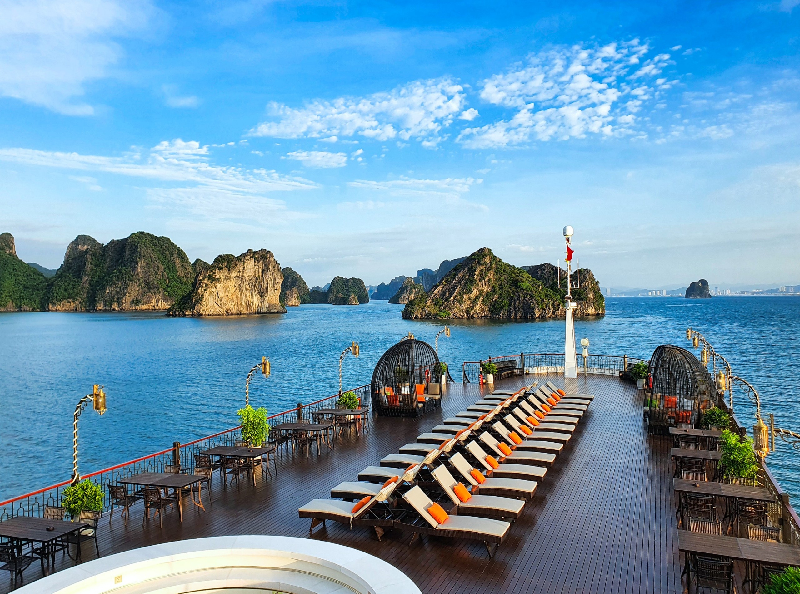 Du thuyền Indochine Premium Hạ Long