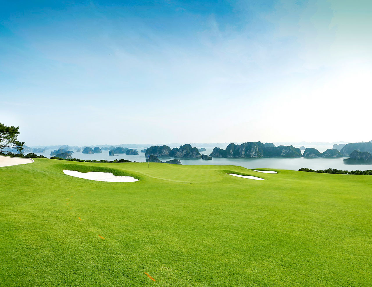 Chơi Golf tại FLC Hạ Long