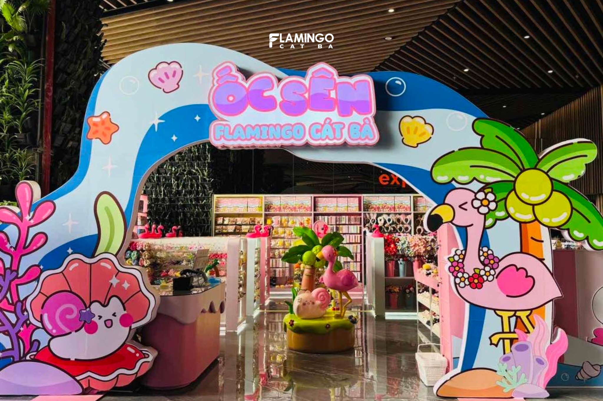 Khu mua sắm tại Flamingo Cát Bà