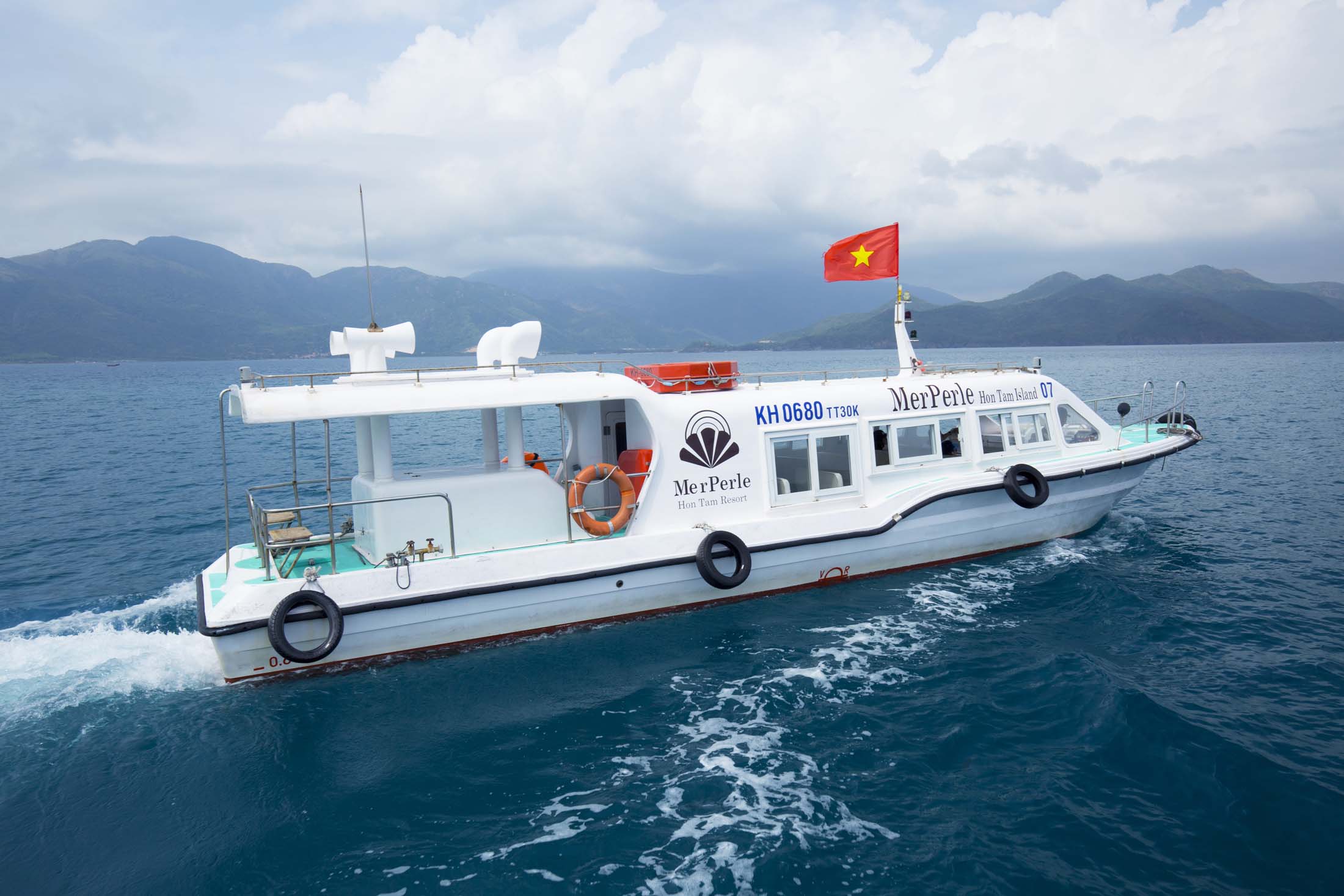 Tàu cao tốc đi Hòn Tằm