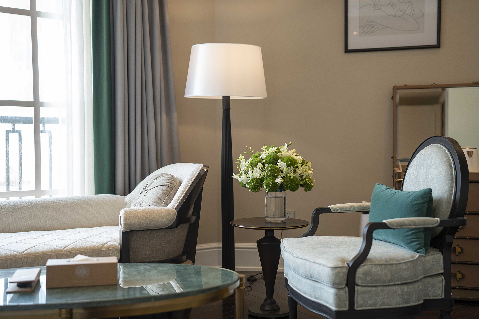 /files/images/Hotel_De_Lamour_Tamdao/Deluxe-Suite-Room-4.jpg